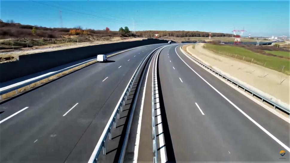 Cum arată primii kilometri din autostrada Sibiu-Pitești. S-ar putea deschide circulația din decembrie 797795
