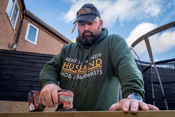 O femeie își închiriază soțul pentru 40 de lire pe oră. „Afacerea” se bucură de un succes uriaș 797858