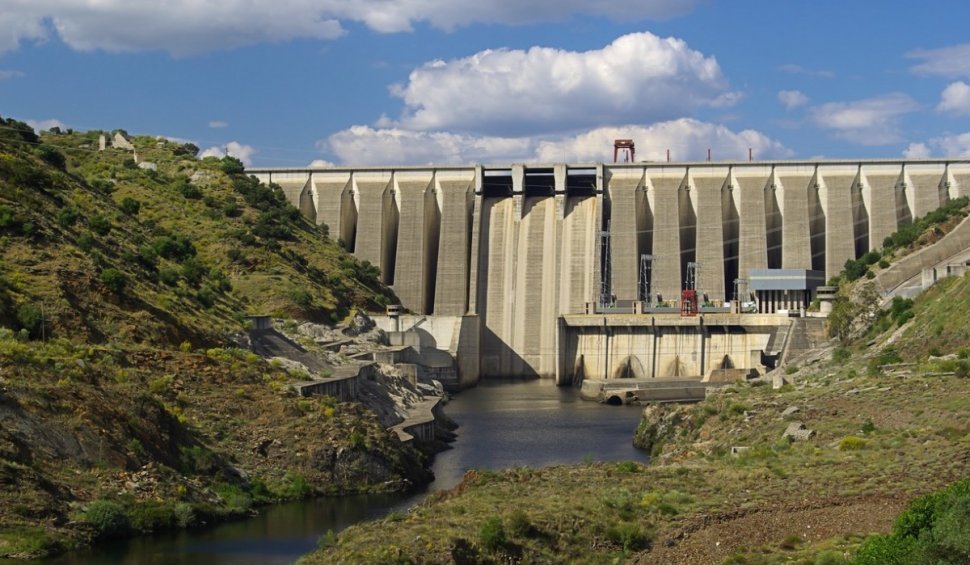 Legea care permite construcția de hidrocentrale mici în ariile protejate a fost declarată neconstituțională
