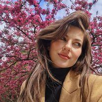 Recunoşti fetiţa din imagine? Astăzi este o cântăreaţă extrem de iubită 797703