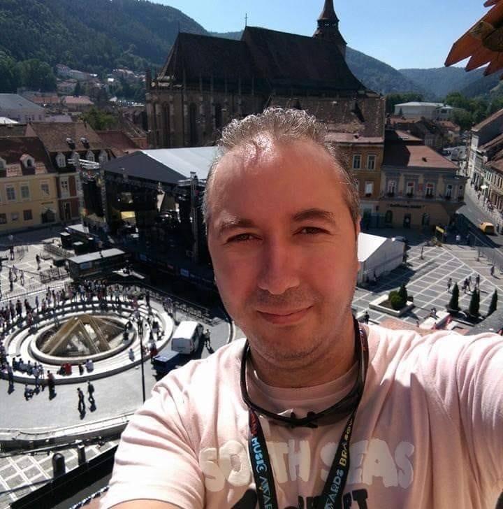 Un operator TV  a murit în cumplitul accident de la Buzău, unde o şoferiţă a intrat pe contrasens 797917