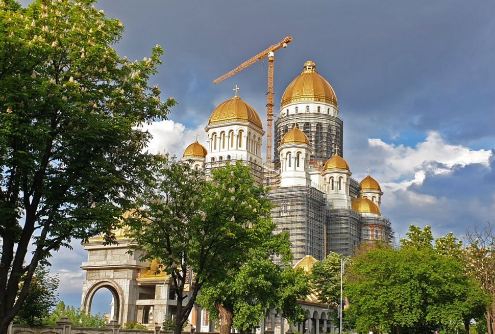 Patriarhia Română, în instanţă după ce nu a plătit la timp taxele de şantier pentru Catedrala Mântuirii Neamului