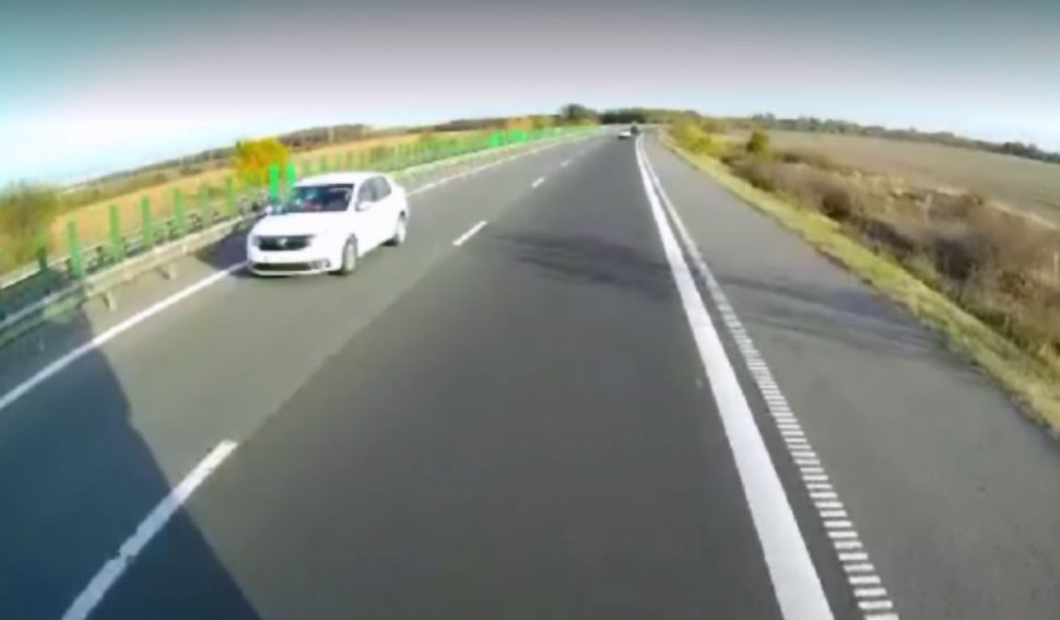 Un șofer a mers kilometri întregi pe contrasens, pe Autostrada Soarelui. Nu a oprit nici când a provocat un accident