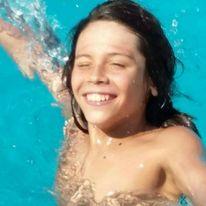 Recunoşti acest puşti simpatic? Astăzi este unul dintre cei mai serioşi şi de succes români 797941