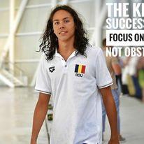 Recunoşti acest puşti simpatic? Astăzi este unul dintre cei mai serioşi şi de succes români 797950