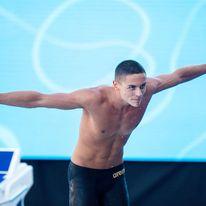 Recunoşti acest puşti simpatic? Astăzi este unul dintre cei mai serioşi şi de succes români 797954