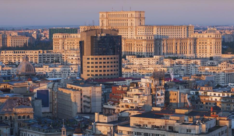 Aerul din București este toxic de peste 24 de ore | Satele din împrejurimi ard în sobe mobilier și deșeuri