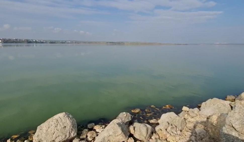 Angajat al Ambulanţei, scos mort din apa canalului Dunăre-Marea Neagră. Bărbatul fusese concediat după ce a făcut un accident cu maşina Salvării 798172