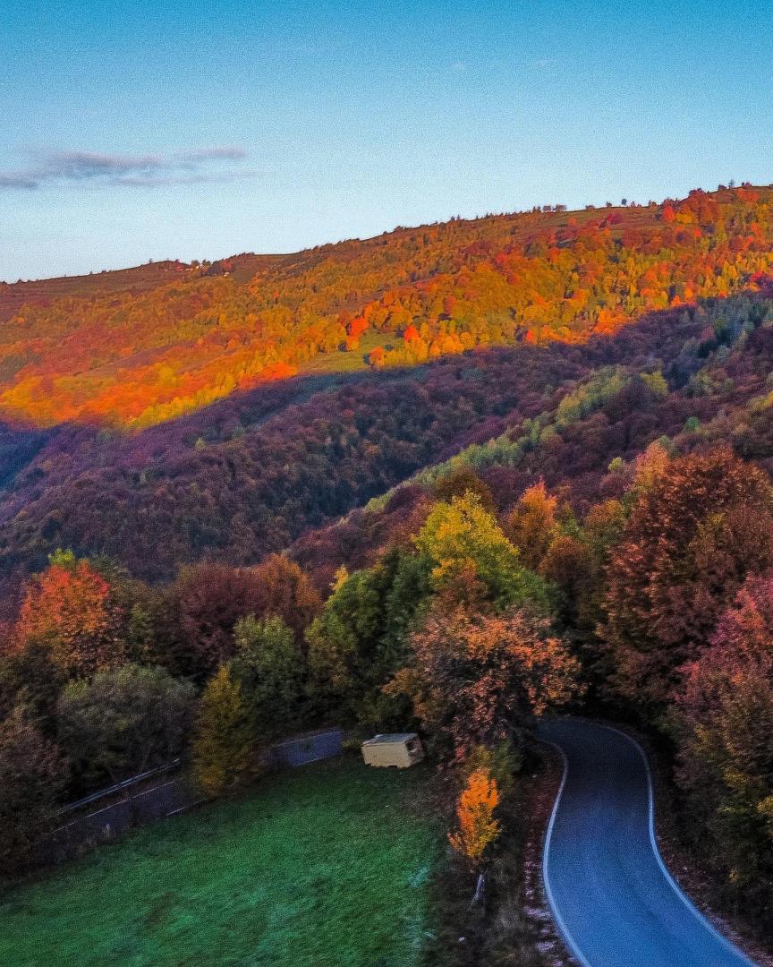Şoseaua din România care a cucerit inimile românilor. Transalpina și Transfăgărășan au căzut pe locul doi 798126