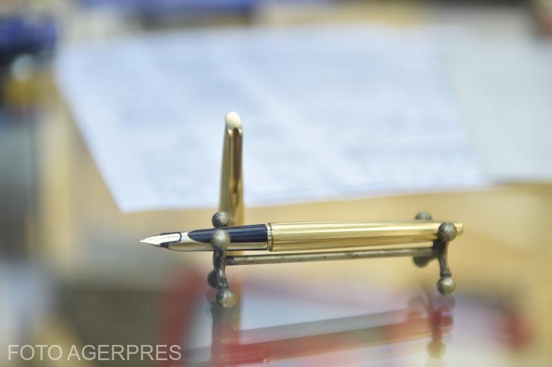 "Ziua Internațională a stiloului" celebrată pentru prima dată în țara inventatorului său, Petrache Poenaru 798327