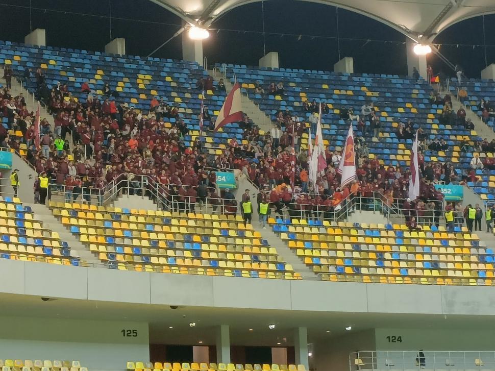 Materiale pirotehnice, găsite ascunse în interiorul stadionului înaintea meciului FCSB-Rapid 798503