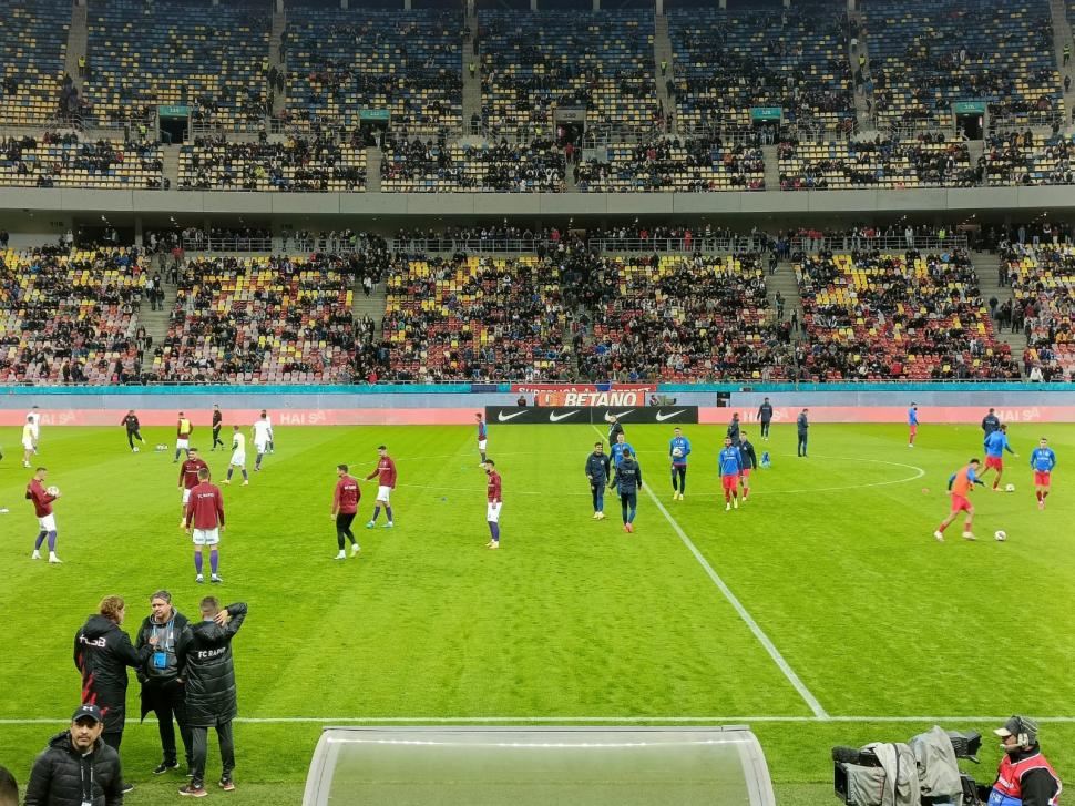 Materiale pirotehnice, găsite ascunse în interiorul stadionului înaintea meciului FCSB-Rapid 798509