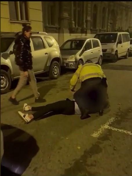 Teroare într-un cartier din Timişoara. Ce distrugeri a făcut un traficant de droguri băut 798471