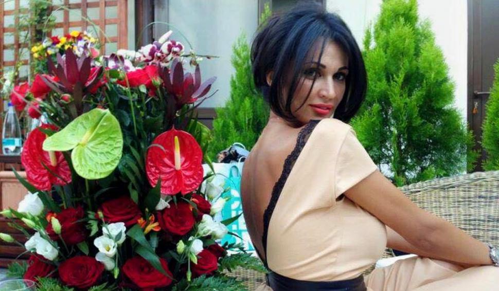 Recunoşti fetiţa din imagine? Azi e vedetă TV, Miss România şi actriţă, cu un corp de invidiat 798654