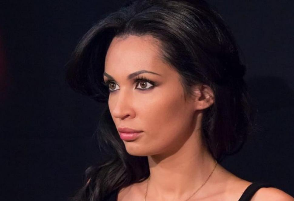 Recunoşti fetiţa din imagine? Azi e vedetă TV, Miss România şi actriţă, cu un corp de invidiat 798678