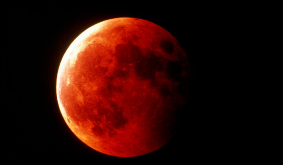 Astăzi Luna devine sângerie. Ultima eclipsă totală până în 2025. De unde poate fi văzută