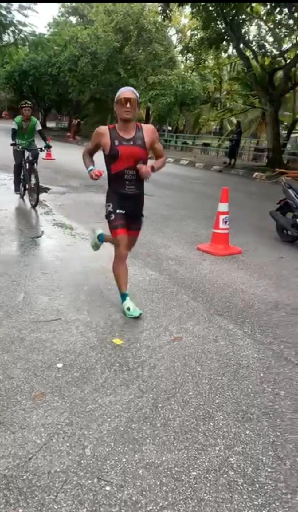 Iron Man este român. Povestea primului român care câştigă o etapă la cele mai grele competiţii sportive din lume  798922