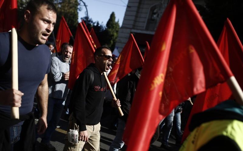 Grecia, paralizată de grevă generală. Ample mişcări de protest faţă de creşterea preţurilor 799073
