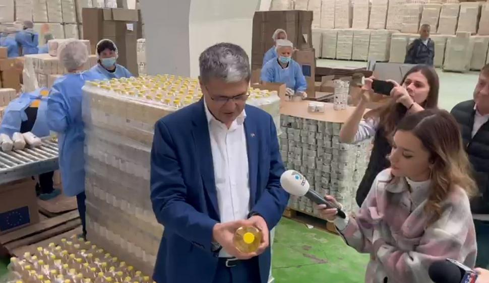 Sancţiuni dure pentru cei care vând pachetele cu 25 de kilograme de alimente. Anunţul făcut de Marcel Boloş 799191