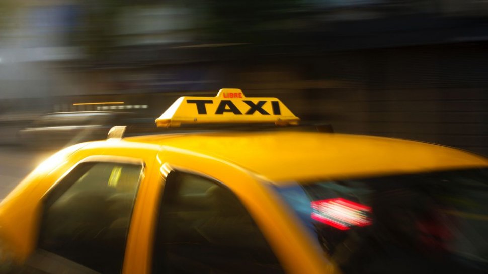 Un taximetrist din Bucureşti, aflat într-o cursă, şi-a sunat fiul, iar la scurt timp a murit