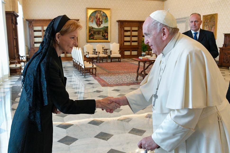 Familia Regală a României, în vizită la Vatican. Majestatea Sa Margareta și Principele Radu s-au întâlnit cu Papa Francisc 799428
