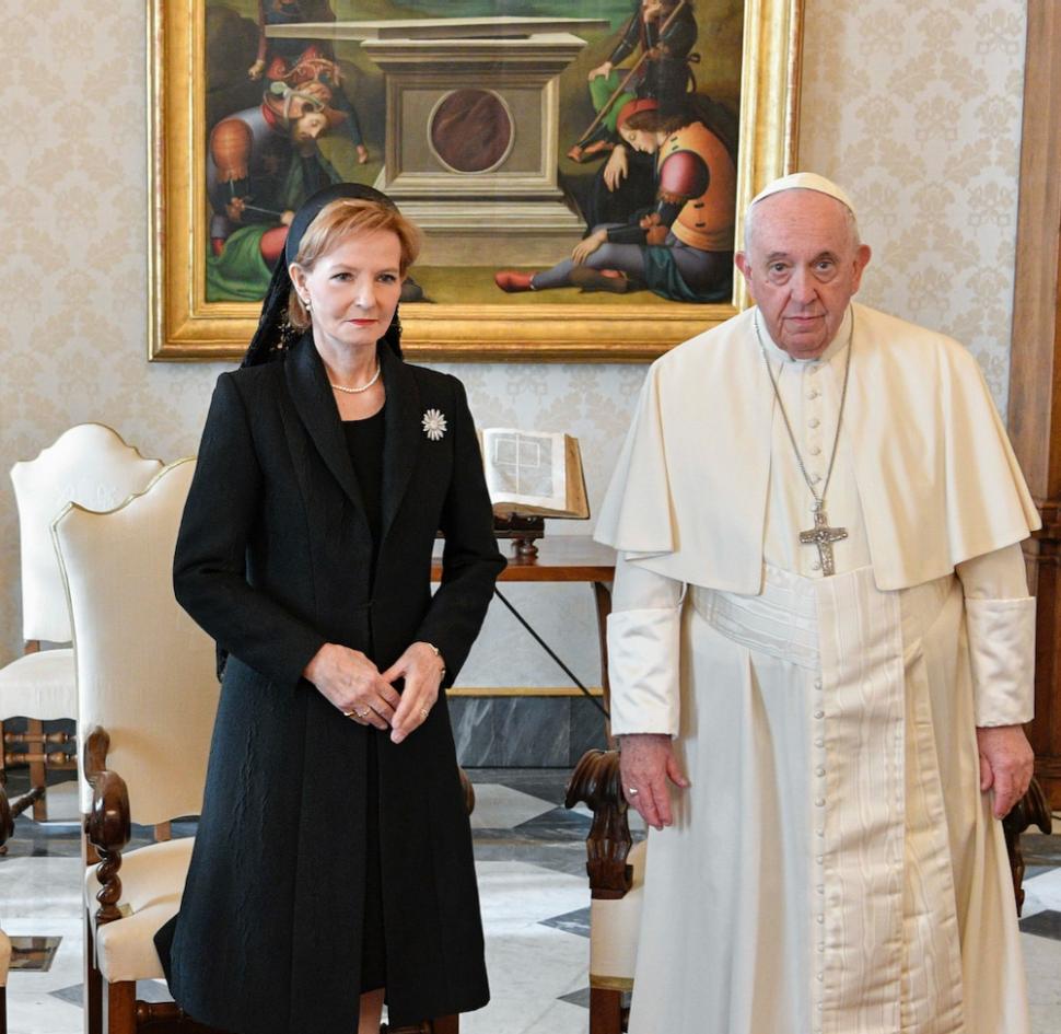 Familia Regală a României, în vizită la Vatican. Majestatea Sa Margareta și Principele Radu s-au întâlnit cu Papa Francisc 799438
