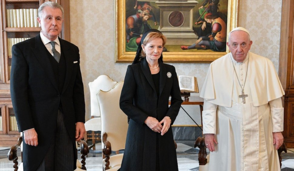Familia Regală a României, în vizită la Vatican. Majestatea Sa Margareta și Principele Radu s-au întâlnit cu Papa Francisc