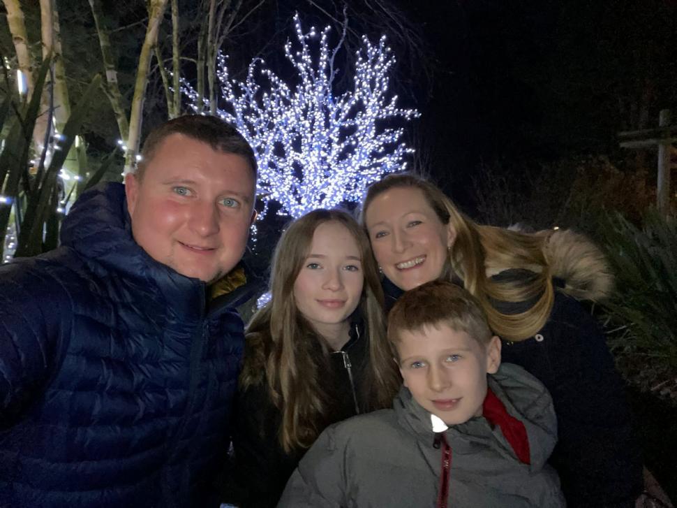 El este băiatul născut la ora 11:11 pe 11 noiembrie 2011 care a împlinit 11 ani. A primit 11 cadouri 799636