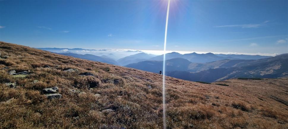 Imagini rare cu Fenomenul Gloria, surprinse în Munții Rodnei. I se mai spune "stafia proiectată pe nor" 799600