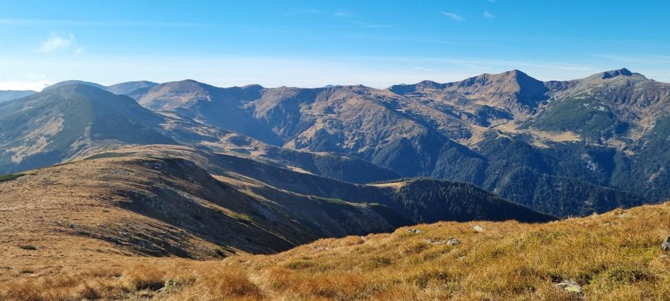 Imagini rare cu Fenomenul Gloria, surprinse în Munții Rodnei. I se mai spune "stafia proiectată pe nor" 799602