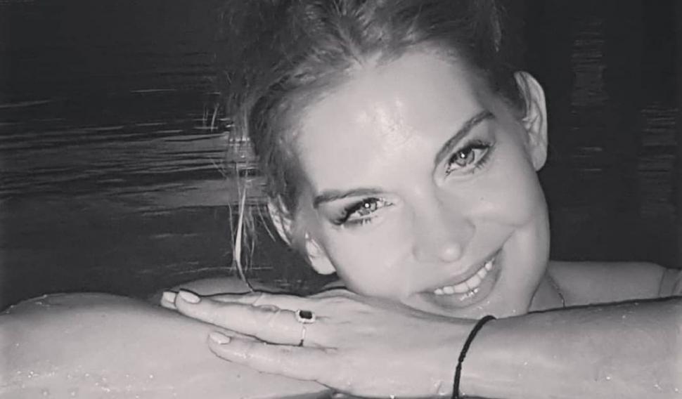 Recunoşti fetiţa din imagine? Azi e una din cele mai frumoase românce şi o actriţă talentată, care a debutat la 4 ani 799658