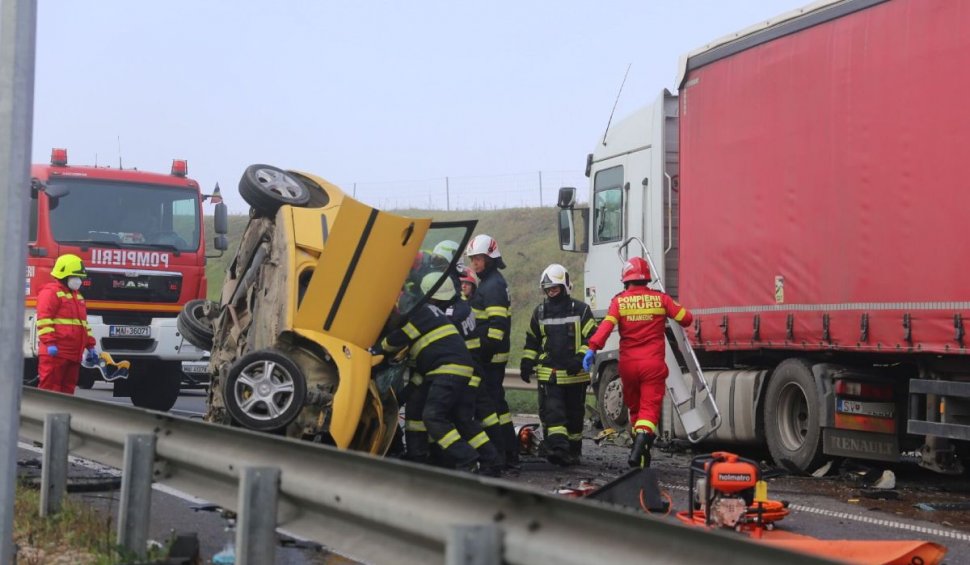 Accident mortal la intrarea pe autostrada A3, în Cluj | Impact fatal între un autoturism şi un TIR
