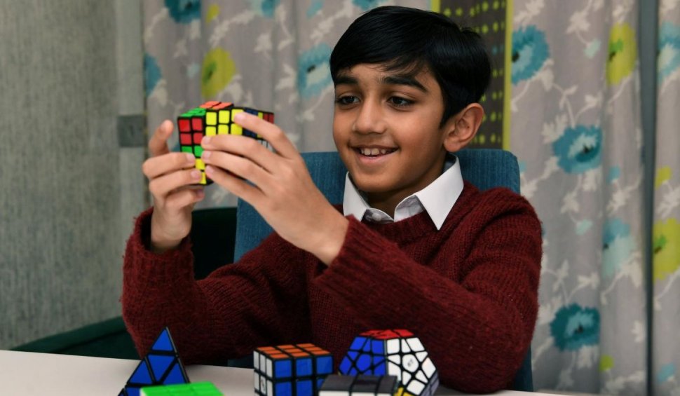 Un copil de 11 ani a obţinut cel mai mare punctaj la un test Mensa şi i-a întrecut pe Albert Einstein şi Stephen Hawking