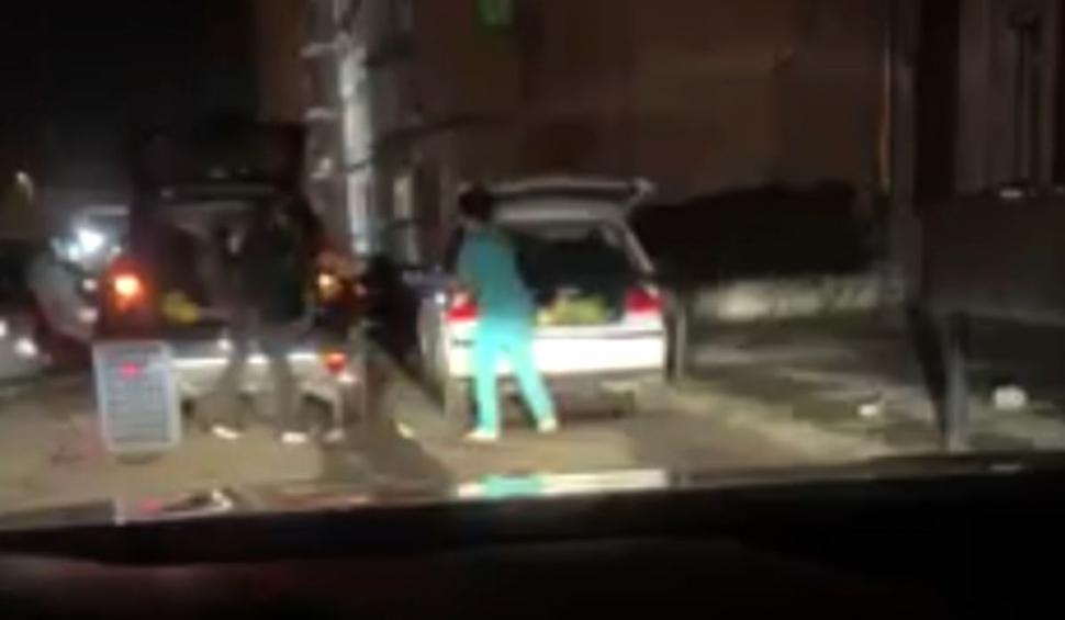 Infirmieră filmată când îşi umple maşina cu varză, lângă Spitalul de Urgenţă Târgu Jiu