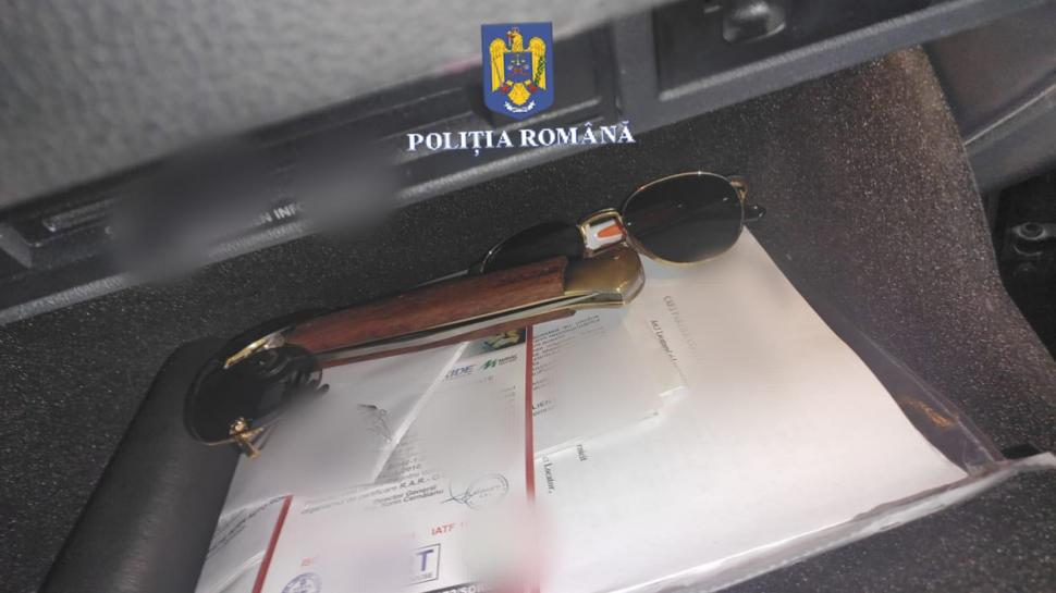Tânăr arestat după ce a tras cu pistolul pe o stradă din Buftea şi a vrut să înjunghie un alt tânăr cu care s-a certat pe Facebook 799848