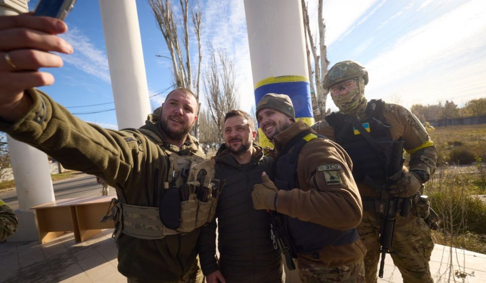 Volodimir Zelenski, vizită-surprinză în orașul Herson, eliberat de ruși săptămâna trecută:  "Mergem înainte!"