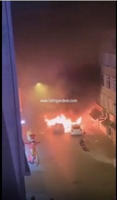 Explozie în centrul oraşului Istanbul. Trei maşini sunt în flăcări 800357