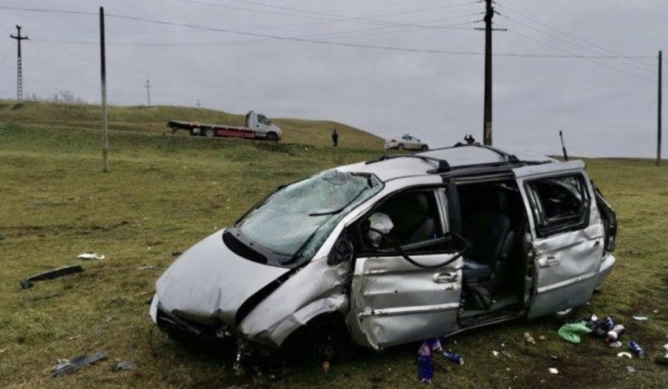 Victimele unui accident mortal petrecut la Botoșani au zăcut ore în șir pe câmp, până să fie descoperite