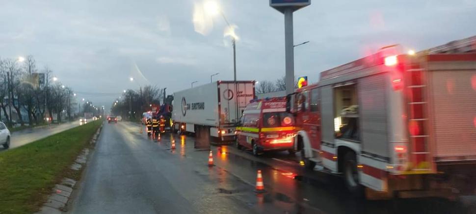 Accident mortal în Deva: O femeie a fost călcată de un TIR care mergea cu spatele 800374