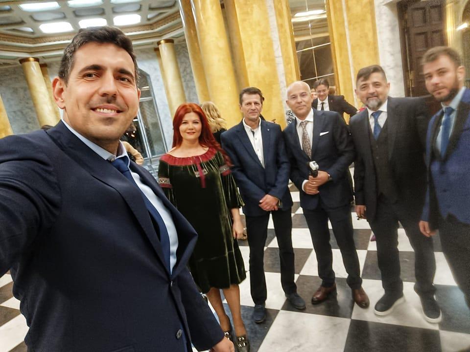 Cristi Popovici şi Constantin Pahonţu au fost premiaţi de Casa Regală a României 800745