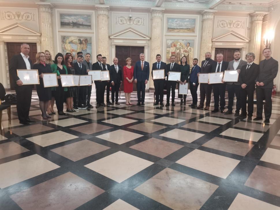 Cristi Popovici şi Constantin Pahonţu au fost premiaţi de Casa Regală a României 800754