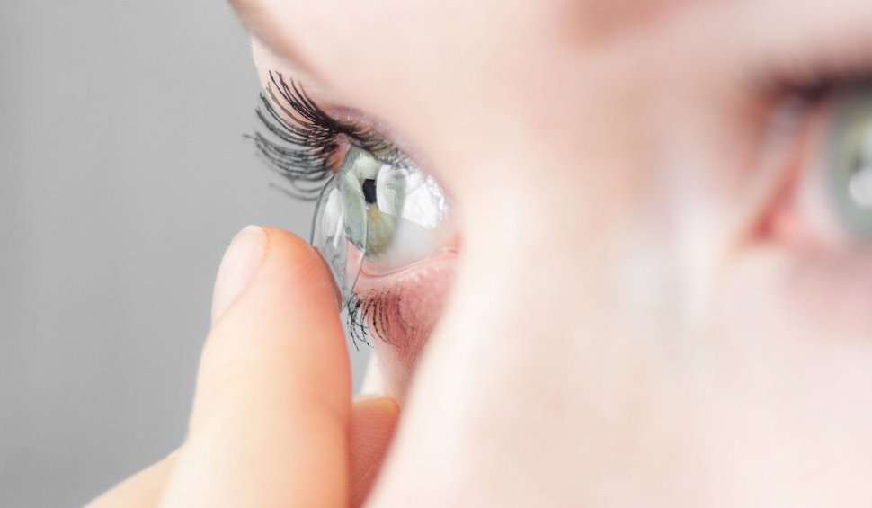 Picaturile pentru ochi: solutia eficienta in tratarea simptomelor asociate afectiunilor oculare