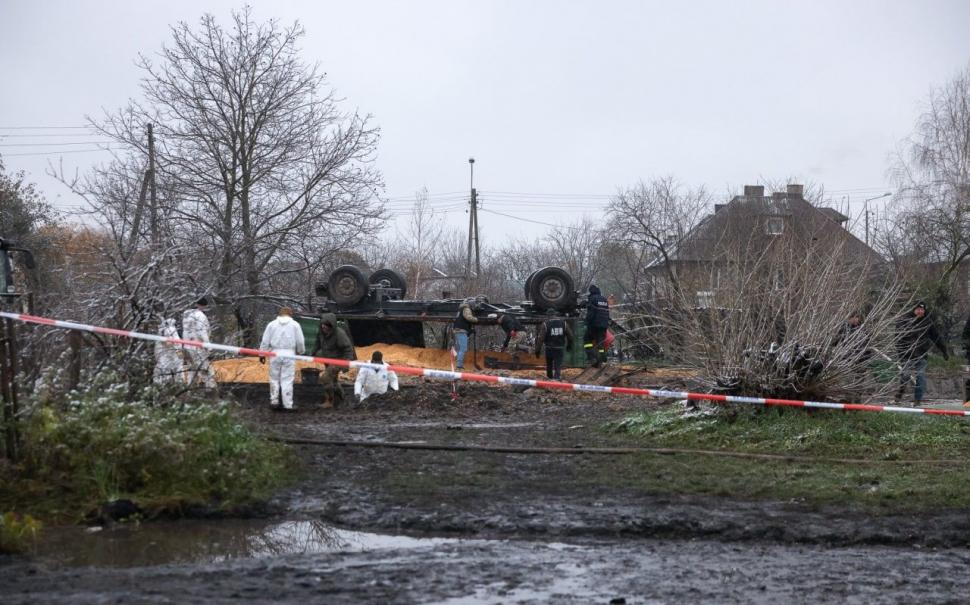 Mocnește un scandal în cazul rachetei din Polonia: președintele Andrzej Duda spune că Ucraina nu va participa "activ" la investigație 800739