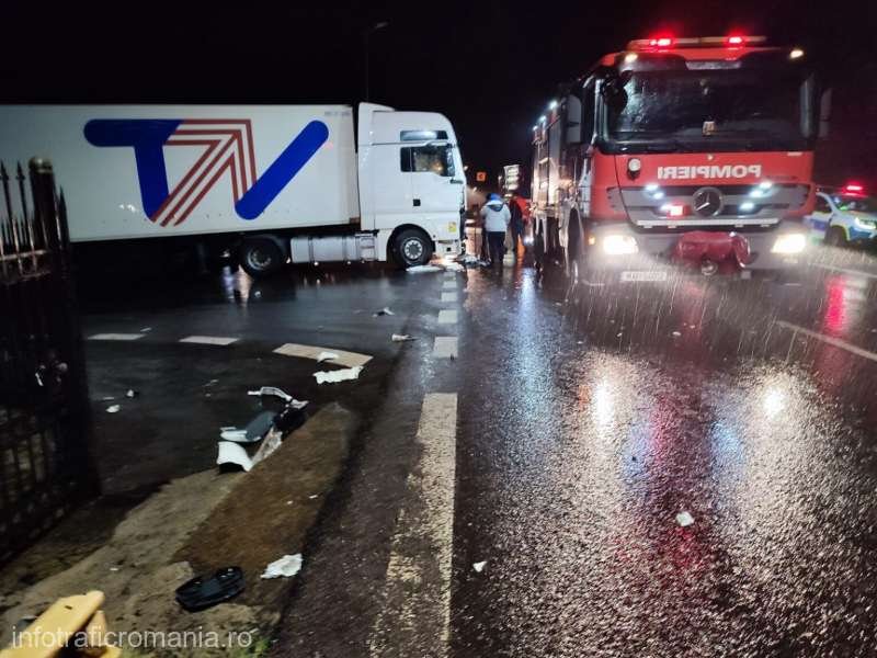 Accident între un autocar și un TIR  în Vâlcea, pe Centura Călimănești