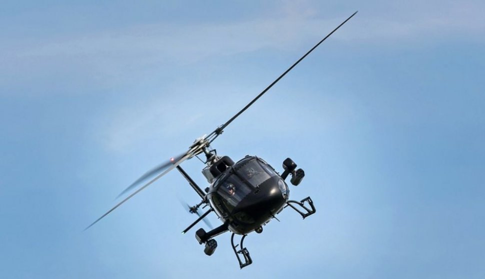 Un elicopter a aterizat forţat şi s-a răsturnat în apropiere de Timişoara 