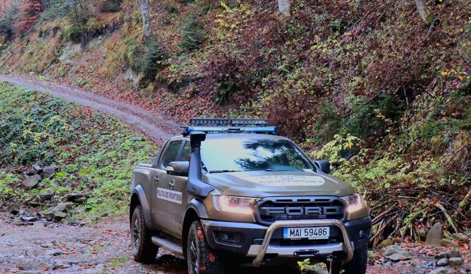 Poliţia de Frontieră, dotată cu maşini de 200 cai putere care pot traversa ape adânci de până la 80 cm 800899