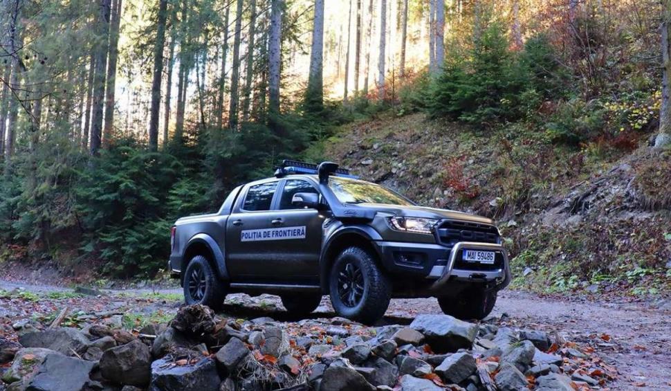 Poliţia de Frontieră, dotată cu maşini de 200 cai putere care pot traversa ape adânci de până la 80 cm 800900