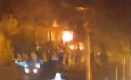 Protestatarii din Iran ar fi dat foc casei ayatollahului Khomeini, fondatorul Republicii Islamice