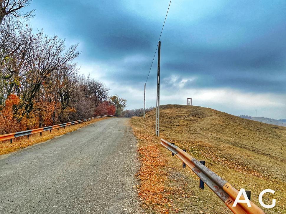 "Uşa din natură", loc inedit pentru poze la graniţa dintre două judeţe din România 801128