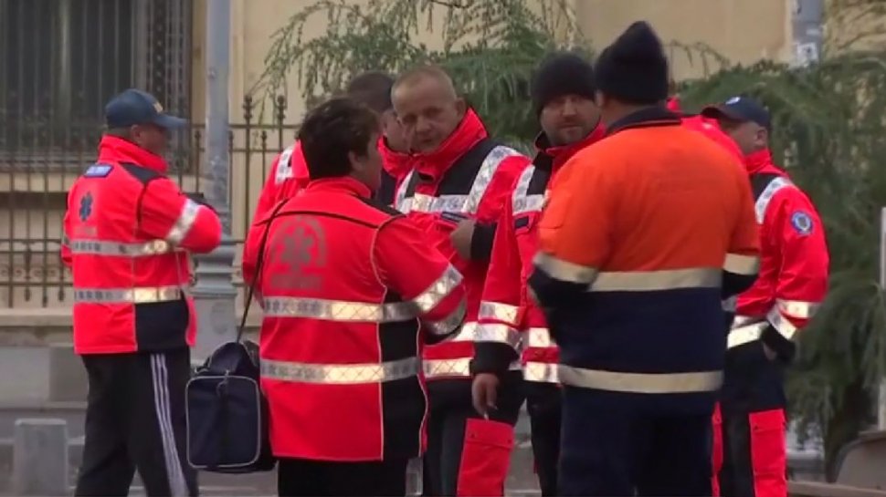 Protest de amploare în Capitală! Ambulanțierii cer salarii mai mari și mai multe mașini de salvare